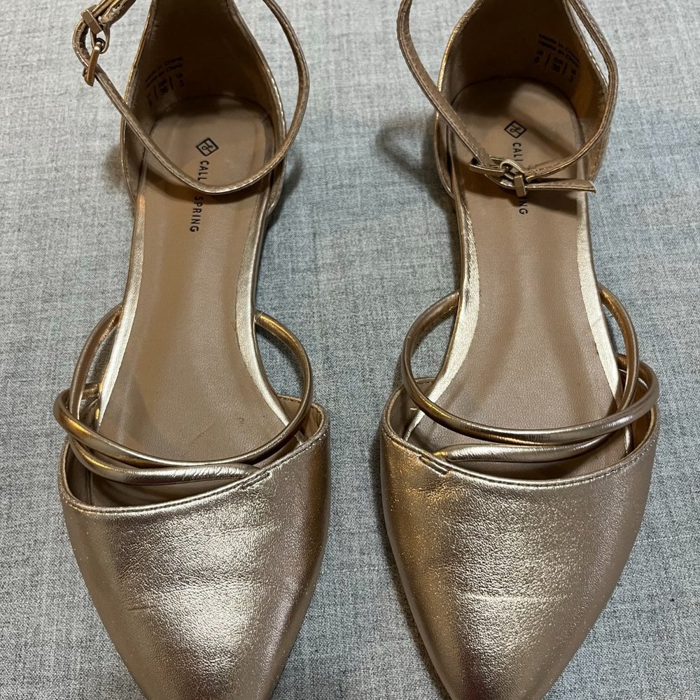 Call it Spring Flats Gold Size 6 - Picture 2 of 9